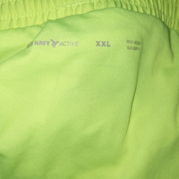 Old navy women's XXL running shorts - Picture 5 of 5